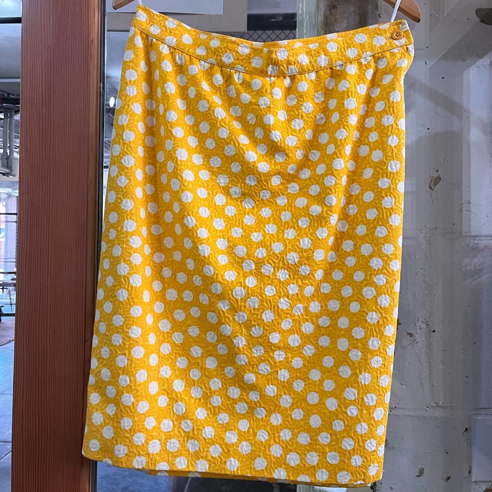 Ungaro yellow polka dot skirt, vintage. Waist: 32” Hips: 42”